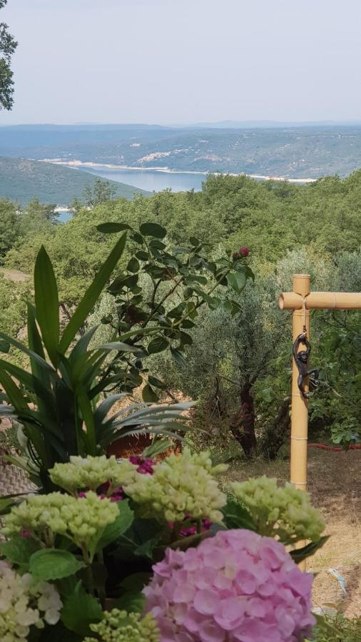 La Lyalis Bed & Breakfast Aiguines Bagian luar foto
