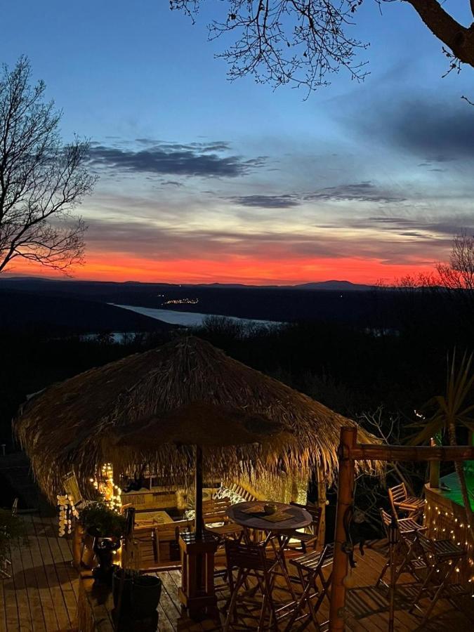 La Lyalis Bed & Breakfast Aiguines Bagian luar foto